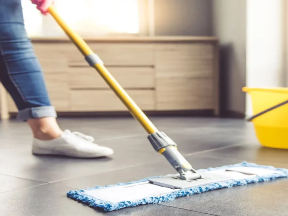 How to Mop the Floor Properly: Step-by-Step Guide for Spotless Floors